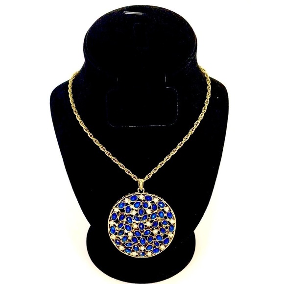 VINTAGE BOHO AMRITA SINGH BLUE RHINESTONE LARGE ROUND PENDANT NECKLACE Chain 18” - Picture 2 of 6